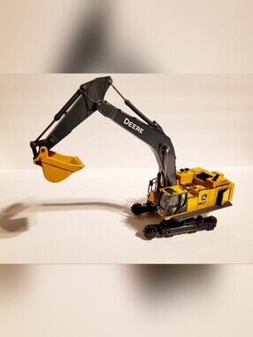 John Deere 870P-Tier Metal Excavator 1/50 Scale Model from the Prestige Coll.